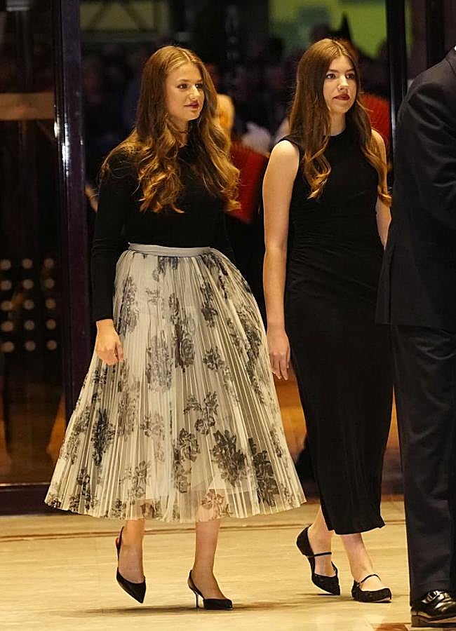 Imagen - La princesa Leonor con una falda midi de flores de Philosophy di Lorenzo Serafini. / LIMITED PICTURES