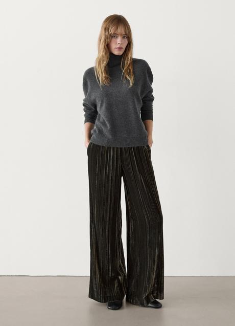 Imagen - Pantalones de terciopelo de Massimo Dutti (49,99 euros)