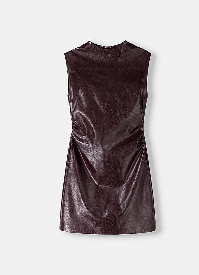 Imagen - Vestido mini en cuero de Bershka.