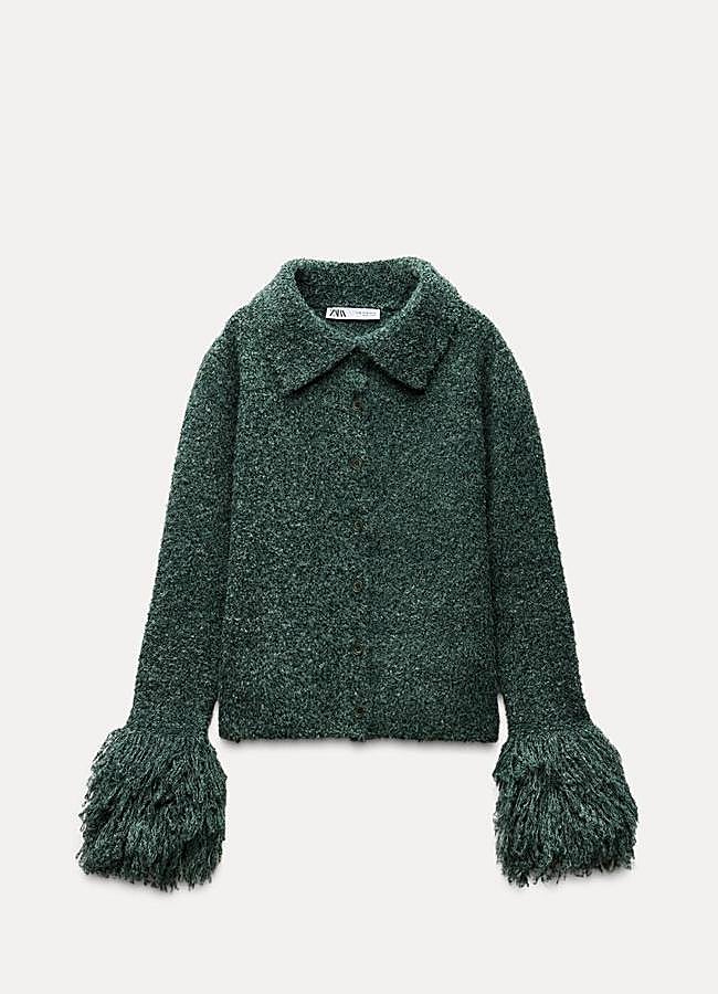 Imagen - Chaqueta de punto con mangas con flecos de Zara.