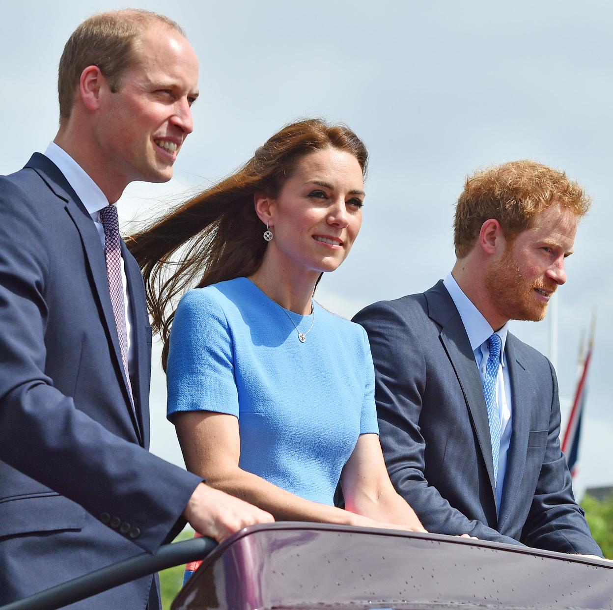 Un joven Guillermo junto a su madre, Diana de Gales. 