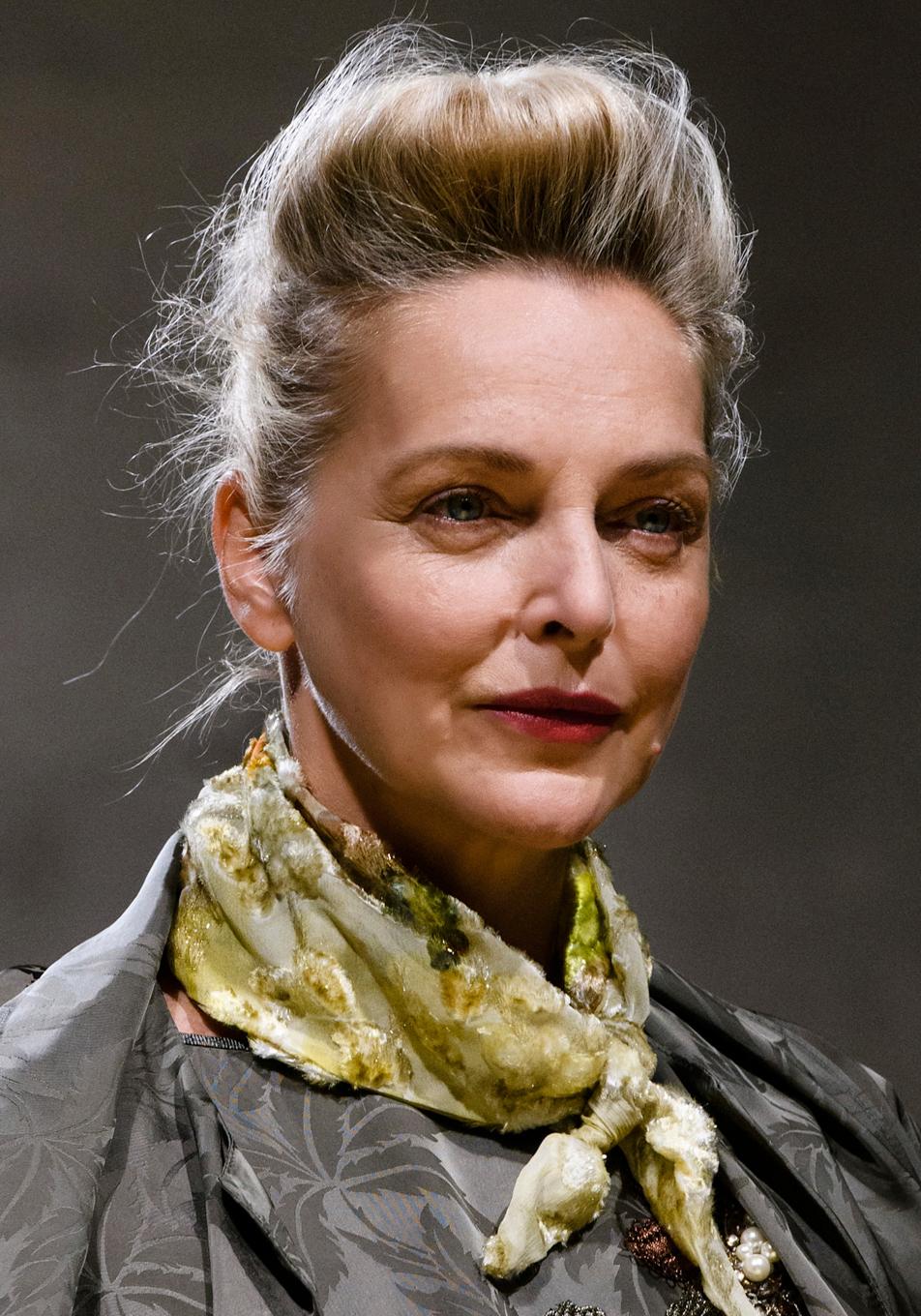 Mi madre tiene 60 años y usa estas ampollas para dar un toque de luz al rostro