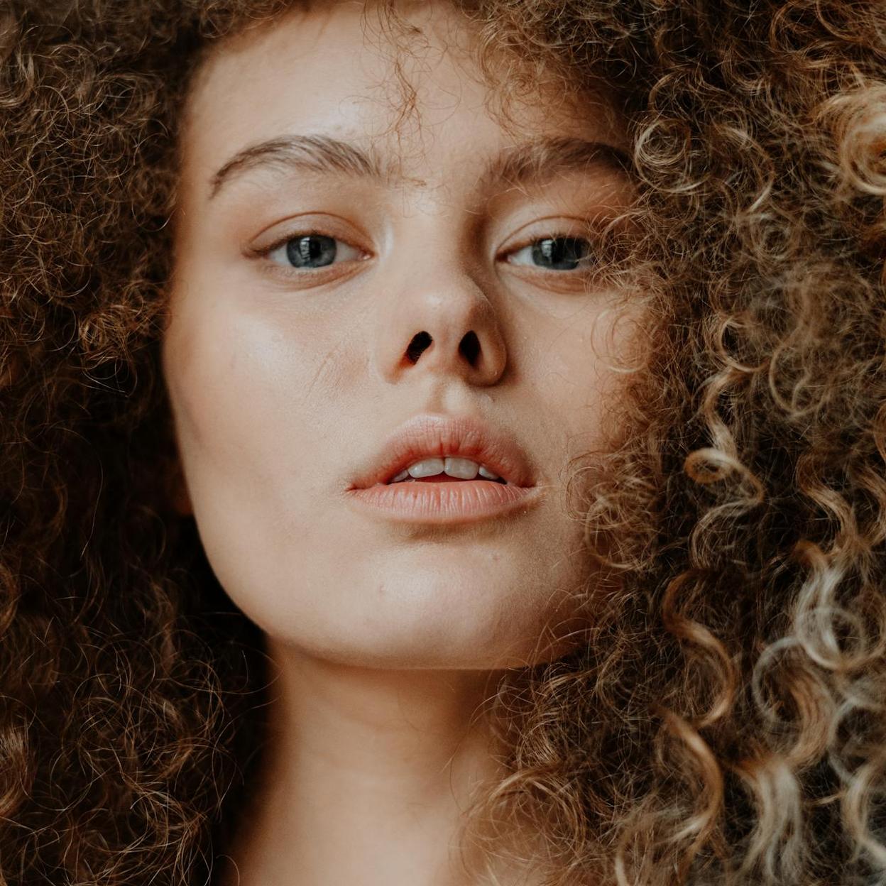 El método Perma busca fomentar los factores que te hagan alcanzar la felicidad. 