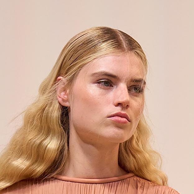 Este champú de romero es uno de los más vendidos: ¿qué tiene de especial?