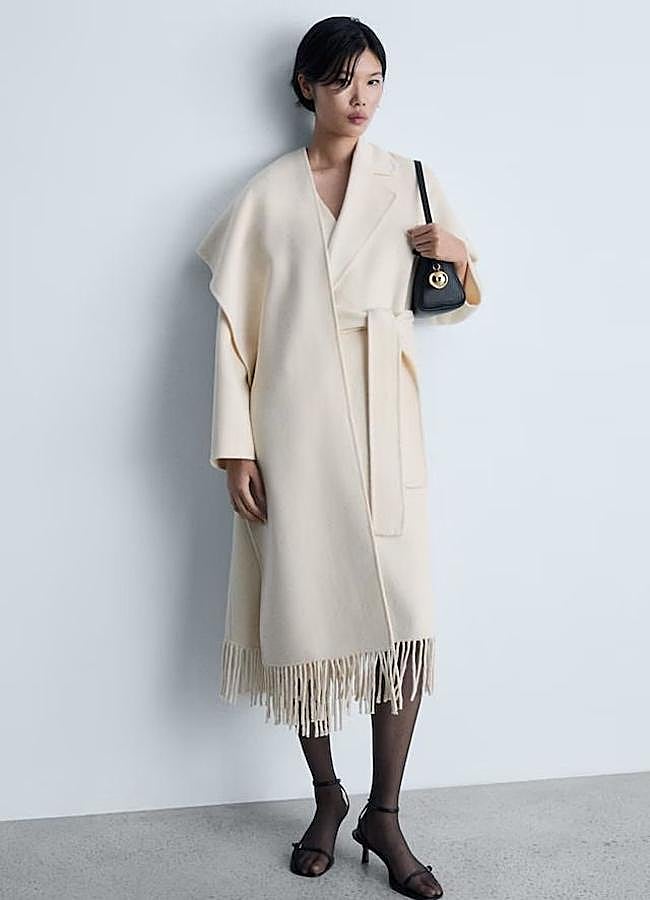 Imagen - Abrigo con cinturón adornado con flecos