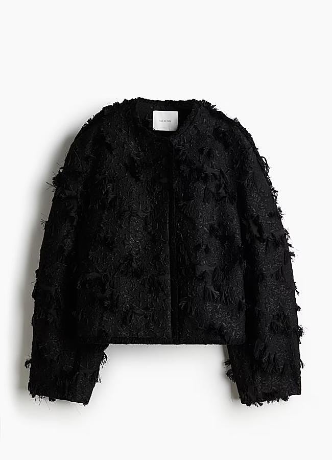 Imagen - Chaqueta en negro jacquard de H&M.