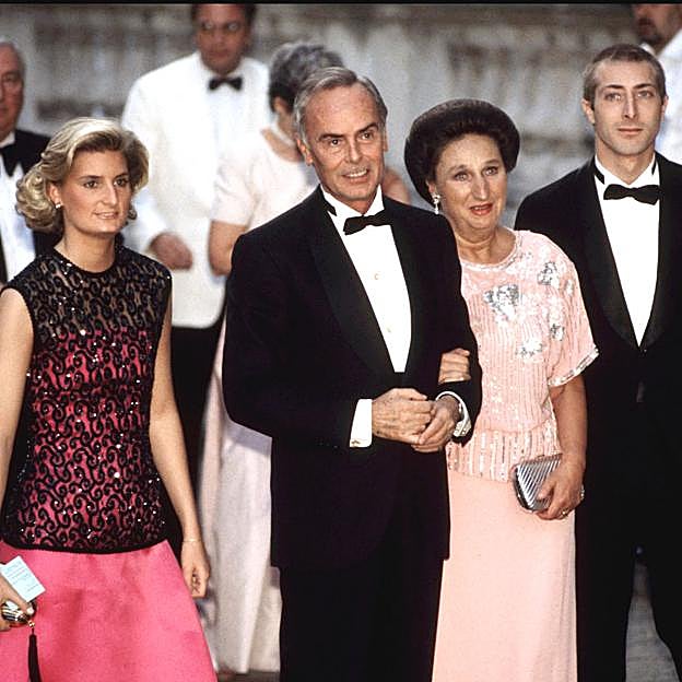 La infanta Margarita con su marido Carlos Zurita y sus hijos en la boda de Alexia de Grecia. 