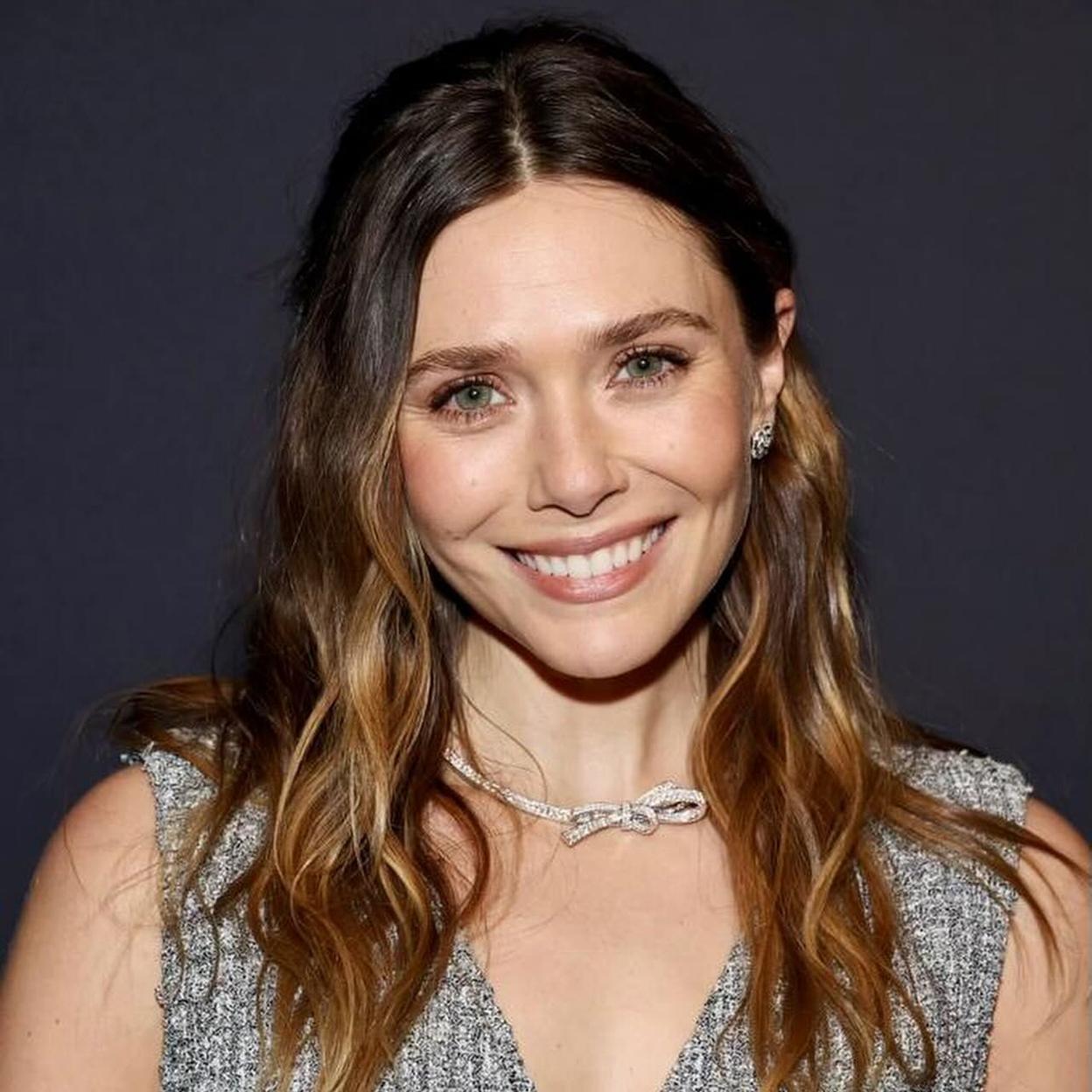 Elizabeth Olsen con piel tersa