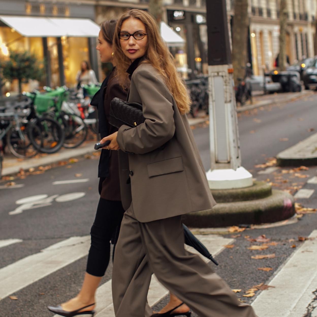 Look de street style perfecto para ir a trabajar con blazer.