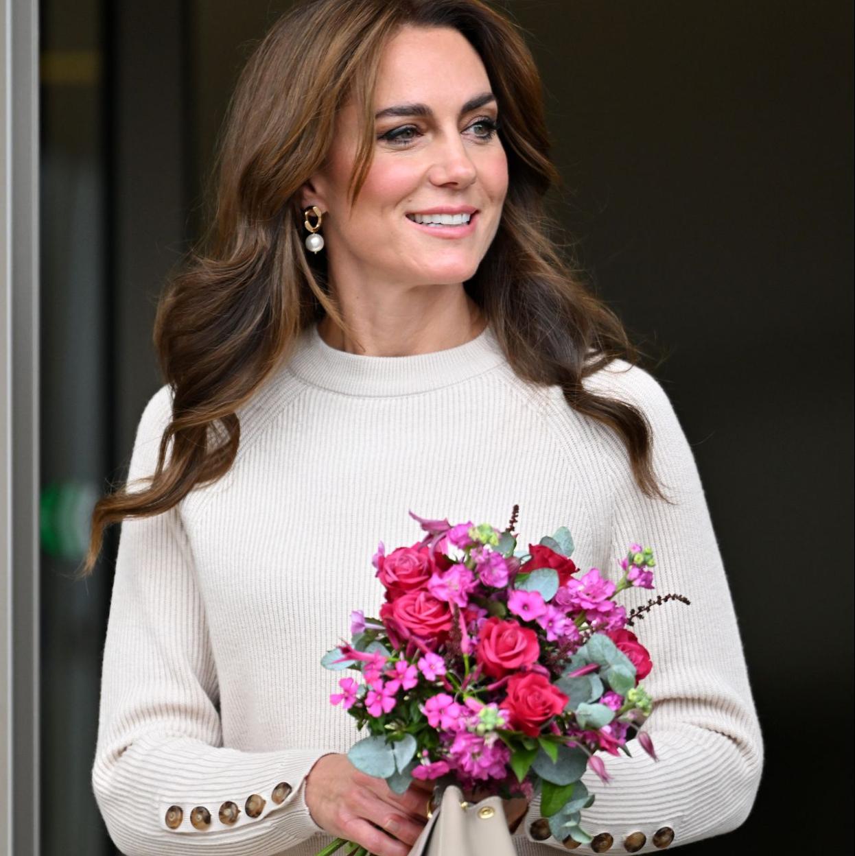 Kate Middleton con un jersey de Sézane.