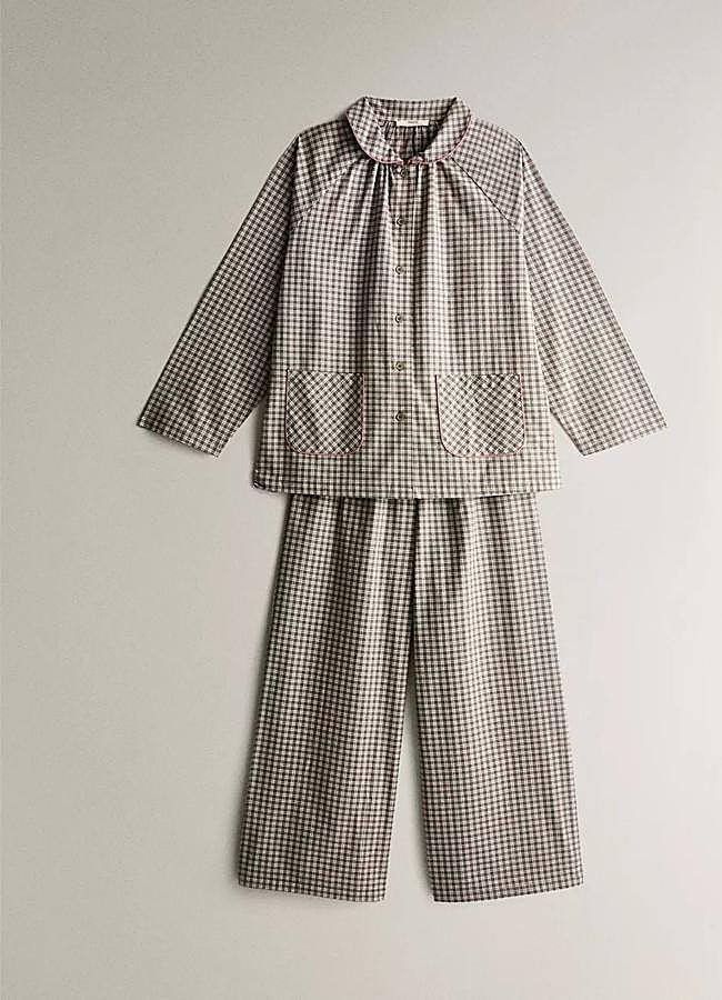 Imagen - Pijama con estampado de cuadros en gris de Zara Home.