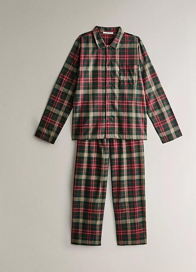 Imagen - Pijama con estampado de cuadros de Zara Home.