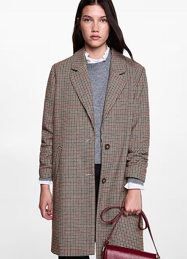 Imagen - Abrigo de cuadros de Mango, 69,99 euros.