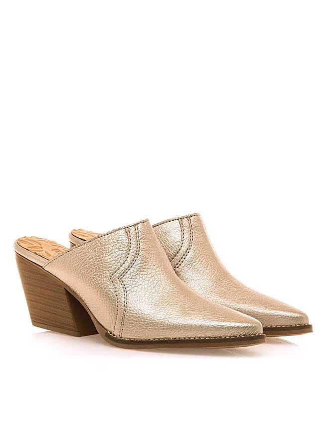 Imagen - Zuecos de tacón metalizados en dorado