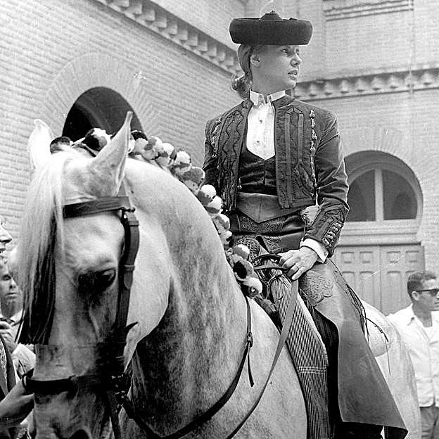 La duquesa de Alba, en una corrida goyesca en 1961. 