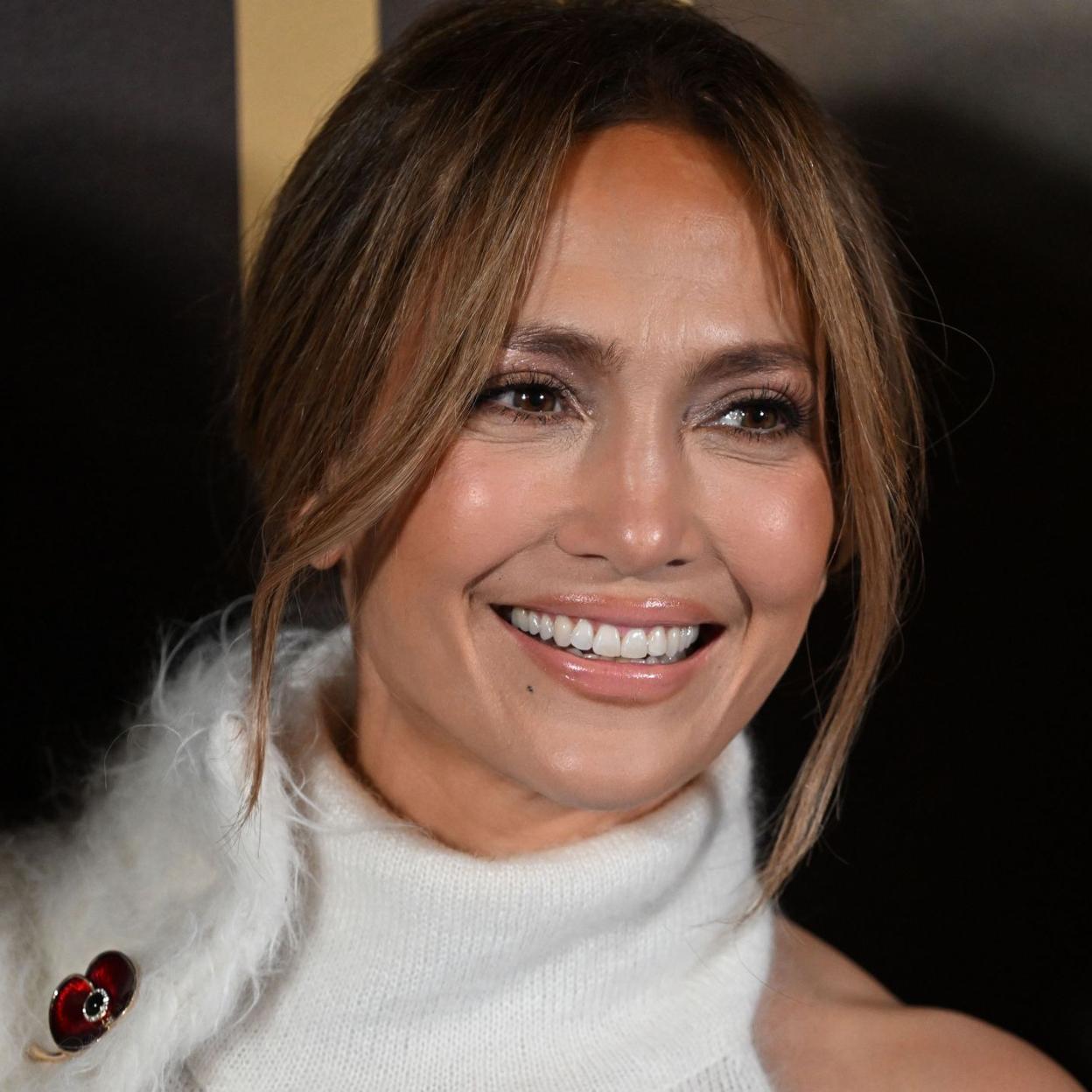 Jennifer Lopez con una sonrisa bonita.