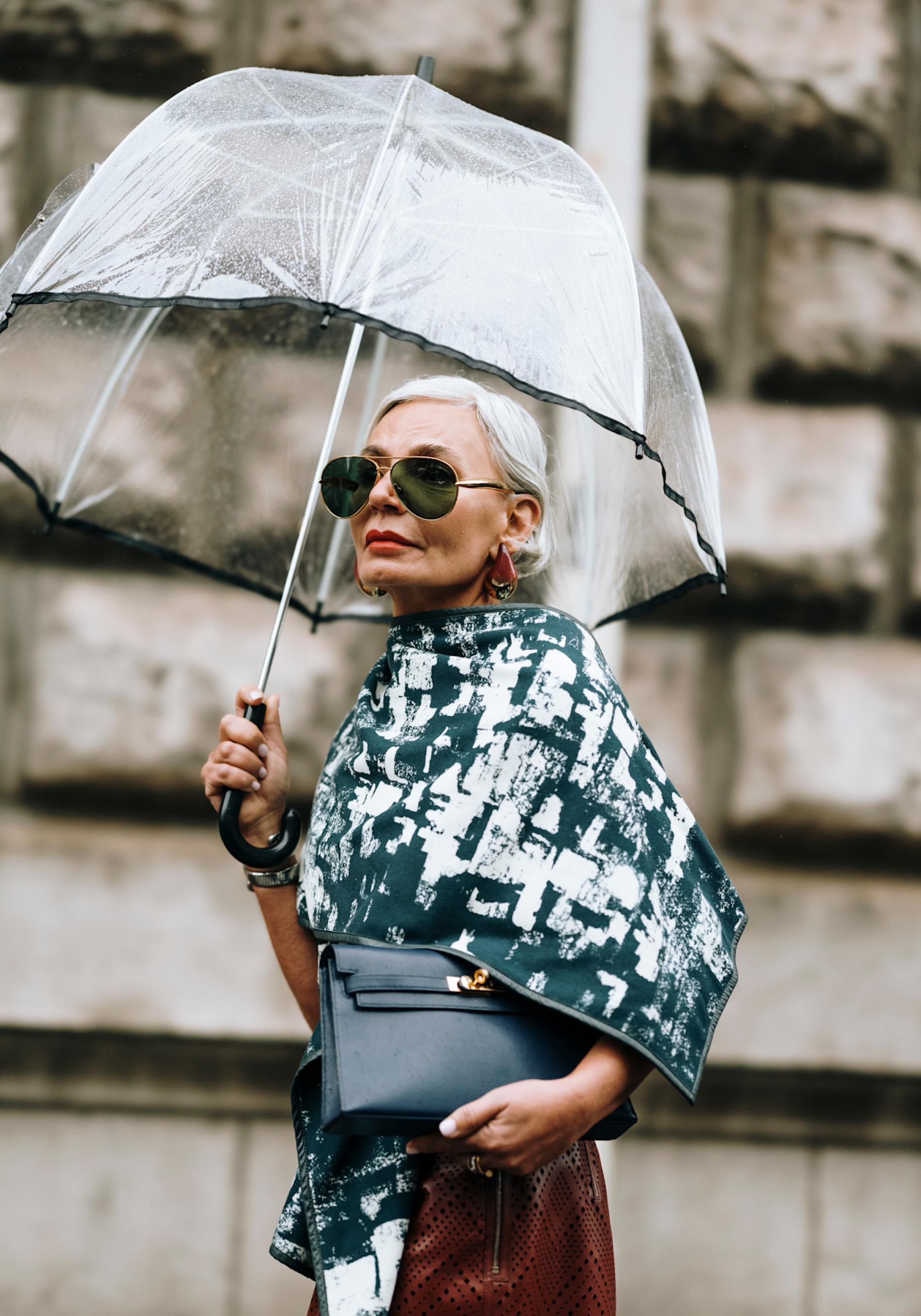 Los labiales magenta son la alternativa de las mujeres de 50 que huyen del típico rosa