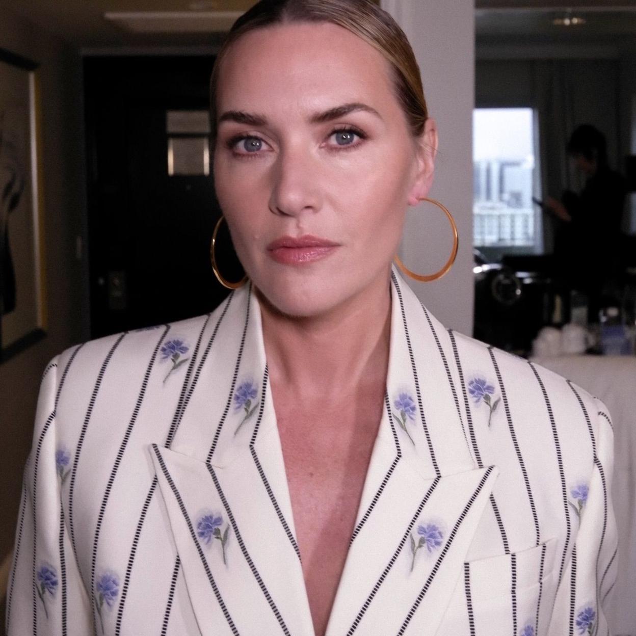 Kate Winslet con piel madura luminosa a los 50