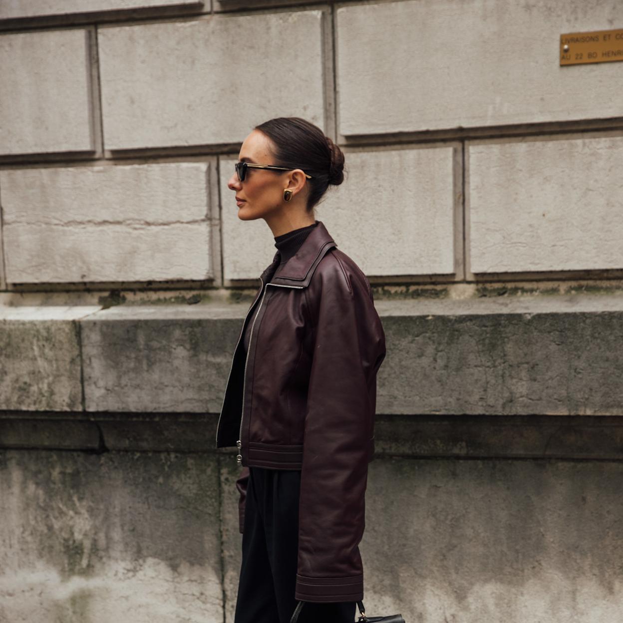 Un look con chaqueta de cuero.