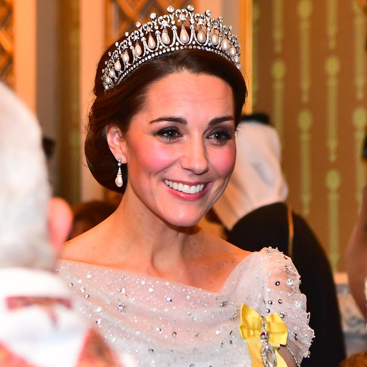 Kate Middleton con la tiara Lover's Knot. 