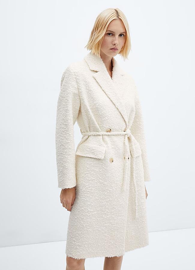 Imagen - Abrigo con lazada en crudo de Mango.