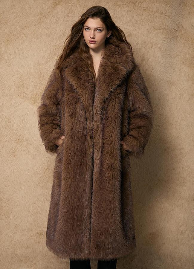 Imagen - Abrigo oversize largo efecto pelo (89,99€)