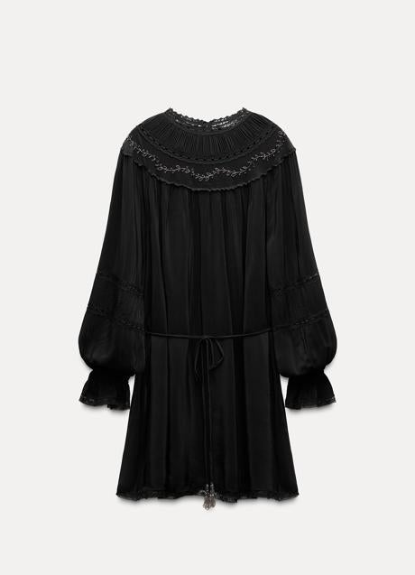 Imagen - Vestido negro de Zara (49,99 euros)