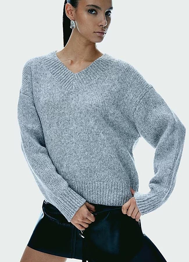 Imagen - Jersey de punto gris con escote de pico