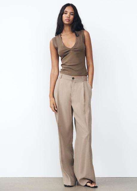 Imagen - Pantalones con pinzas de Zara (25,99 euros)