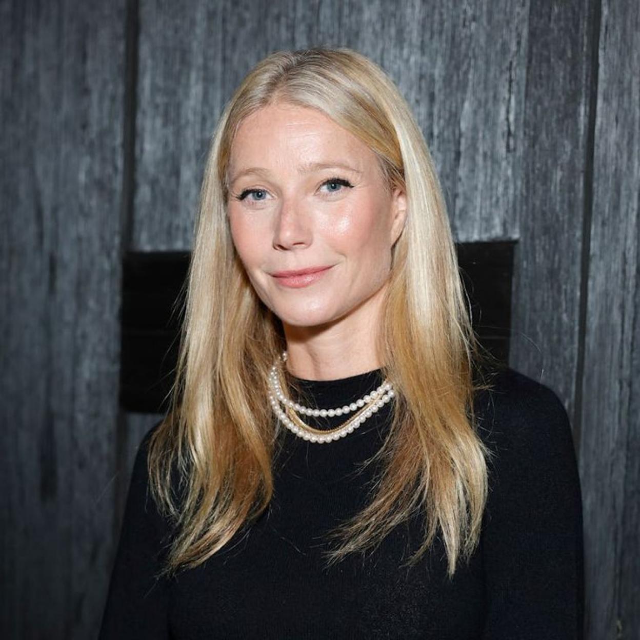 Gwyneth Paltrow con canas en el pelo