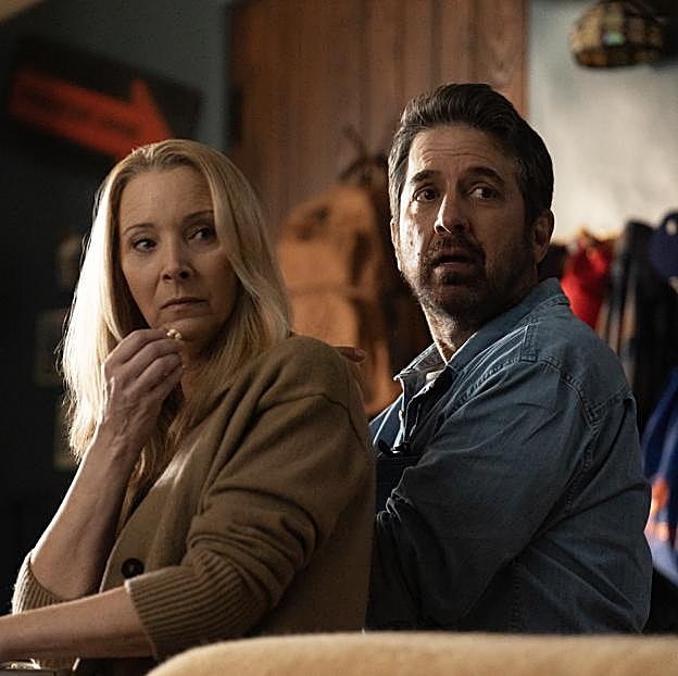 Lisa Kudrow y Ray Romano en una una imagen de Fachadas.