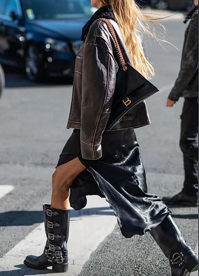 Imagen - Influencer con tendencia de botas biker en el street style/@amparoluu_personalshopper