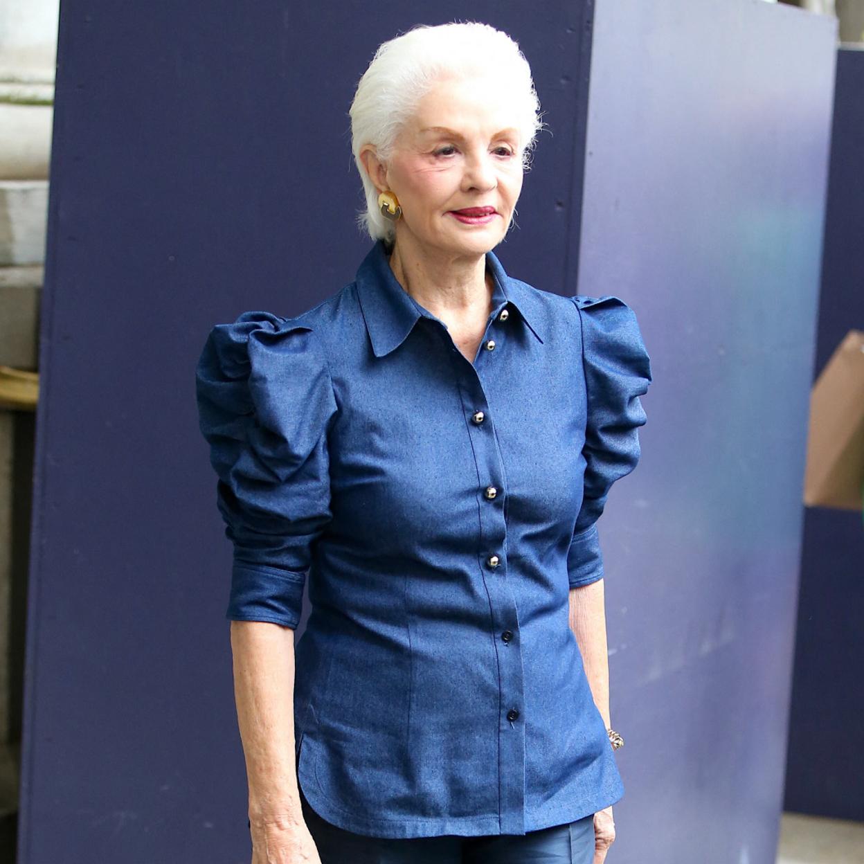 La veterana diseñadora Carolina Herrera representa un estilo elegante y sofisticado que jamás pasará de moda. 