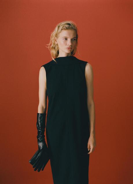 Imagen - Vestido negro de Massimo Dutti (129 euros)