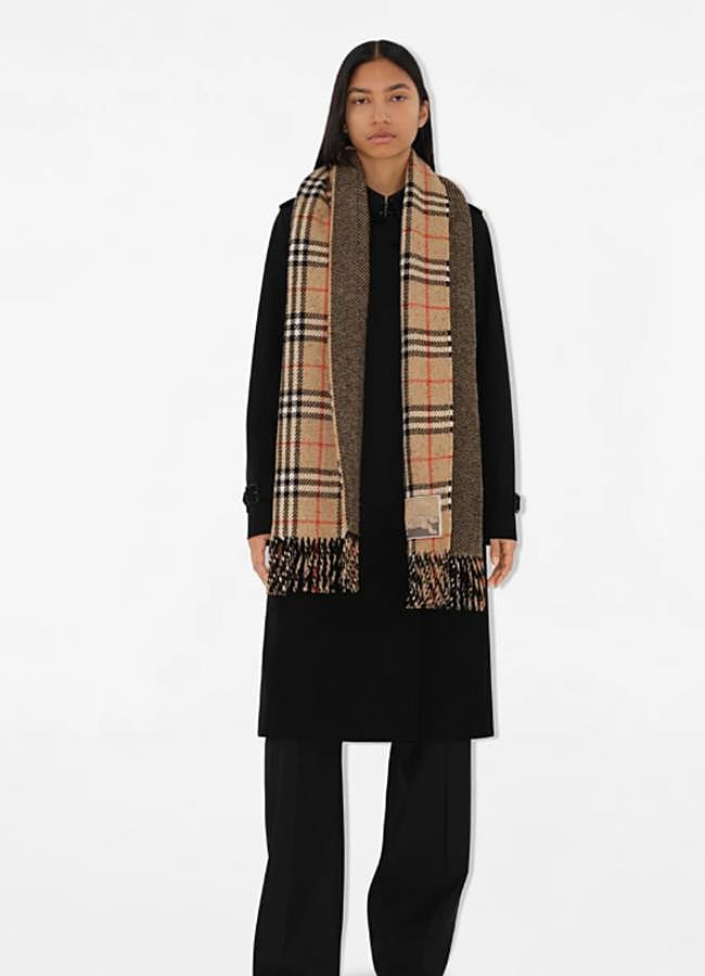 Imagen - Bufandas tendencia para el invierno (BURBERRY)
