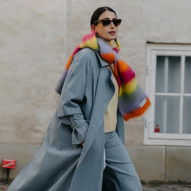 Necesitas estas bufandas especiales y calentitas para elevar tus looks básicos de invierno