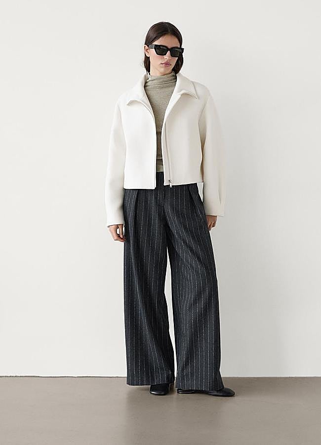 Imagen - Chaqueta de lana en color blanco de Massimo Dutti.