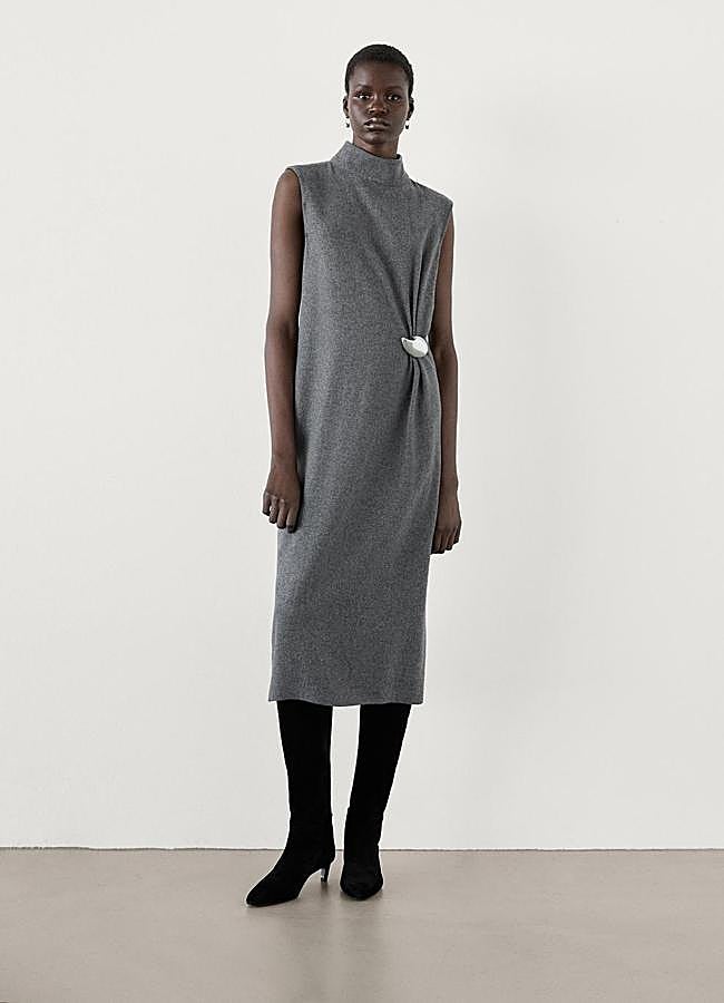 Imagen - Vestido de punto en color gris de Massimo Dutti.