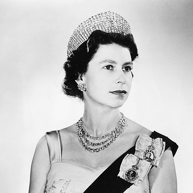 Isabel II con la tiara Kokoshnik en 1960. 