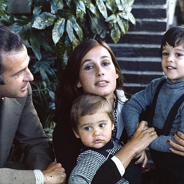 Una imagen del matrimonio Borbón-Martínez-Bordiú que quería transmitir felicidad. 