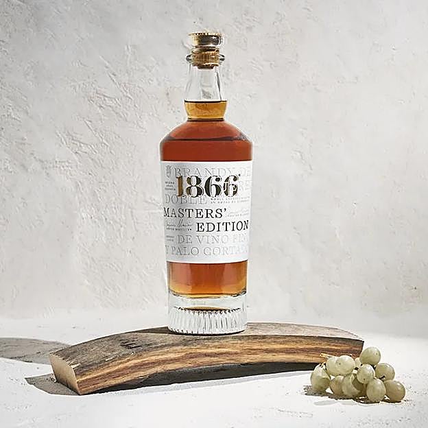 Botella del brandy 1866 Masters' Edition, el regalo gourmet perfecto para los amantes de los destilados.