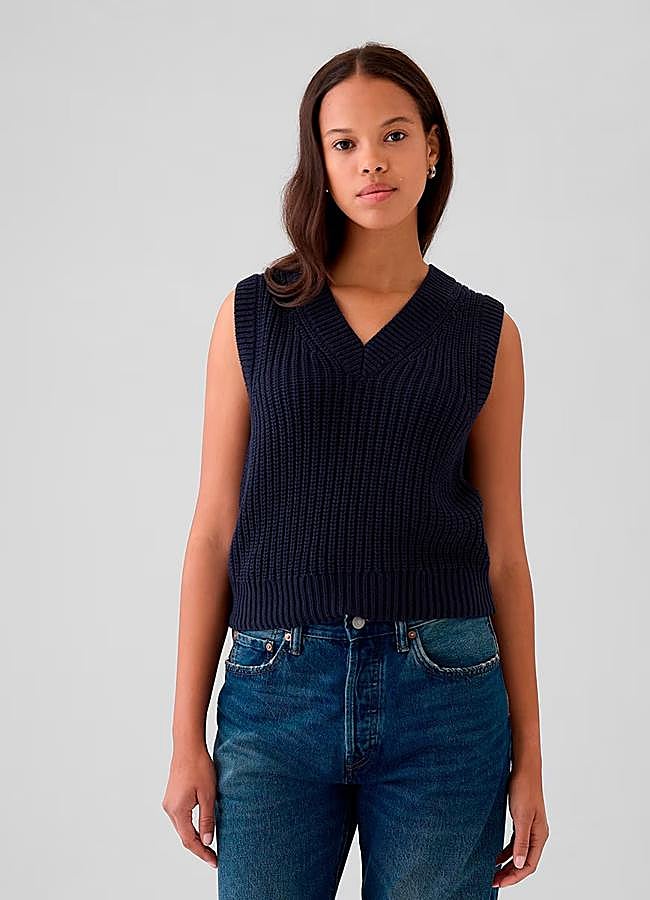 Imagen - Chaleco negro con cuello en V de GAP, 49,95 euros.