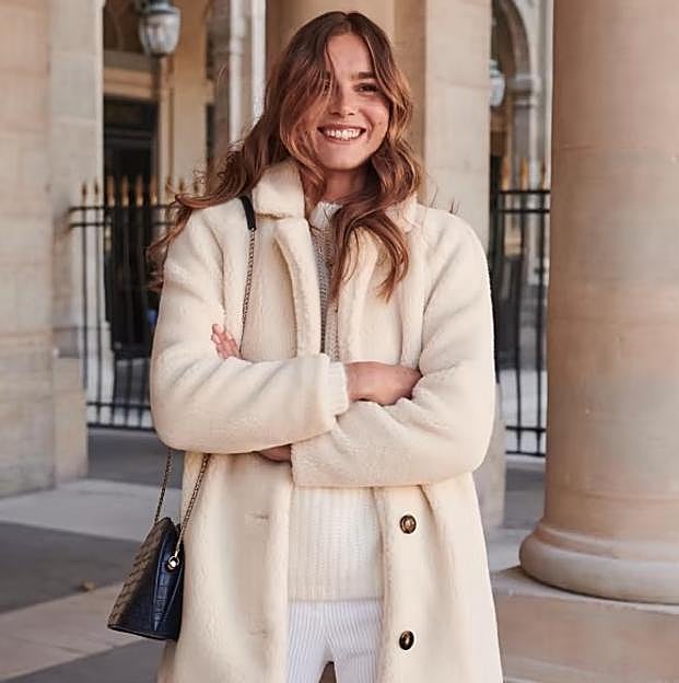 Lo mejor de la nueva colección de Pull & Bear: de los abrigos más bonitos a los vestidos de fiesta más espectaculares