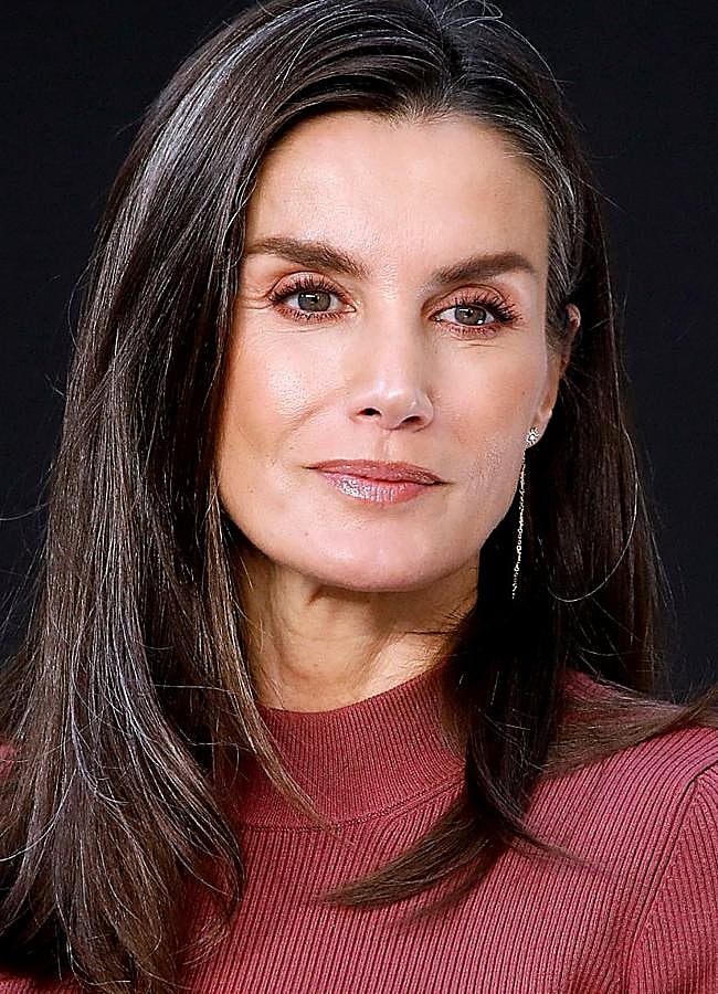 Imagen - La reina Letizia recurre al strobing para mejorer su piel. / LIMITED PICTURES
