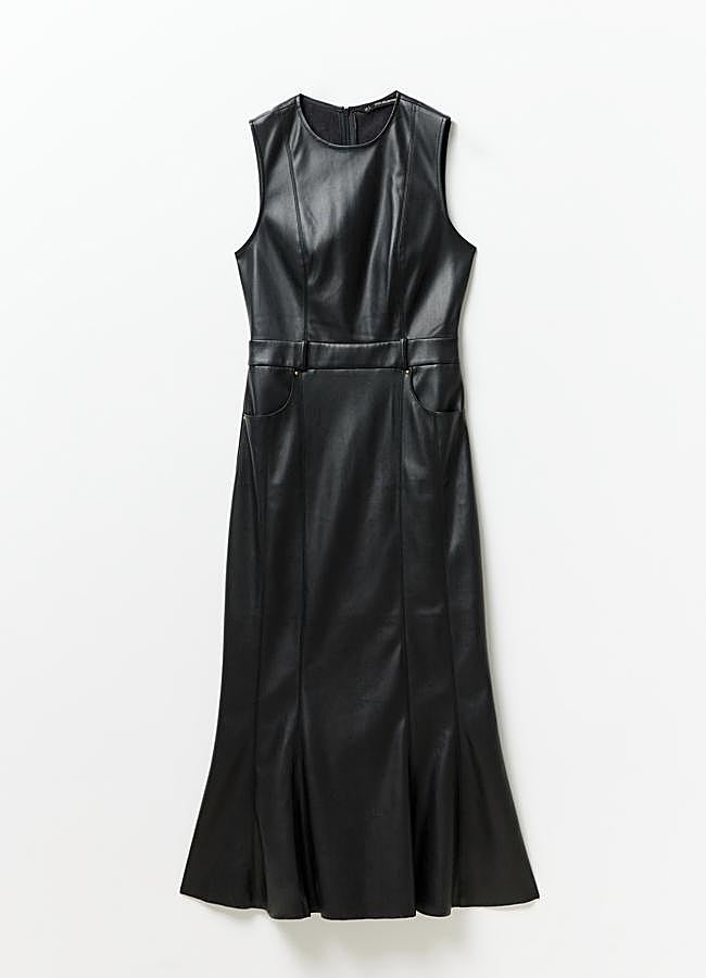 Imagen - Vestido efecto piel midi con manga sisa y cuello caja, bolsillos delanteros, detalle de travillas en la cintura y cierre trasero de cremallera
