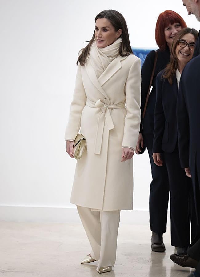 Imagen - La reina Letizia con un total look blanco. / GTRES