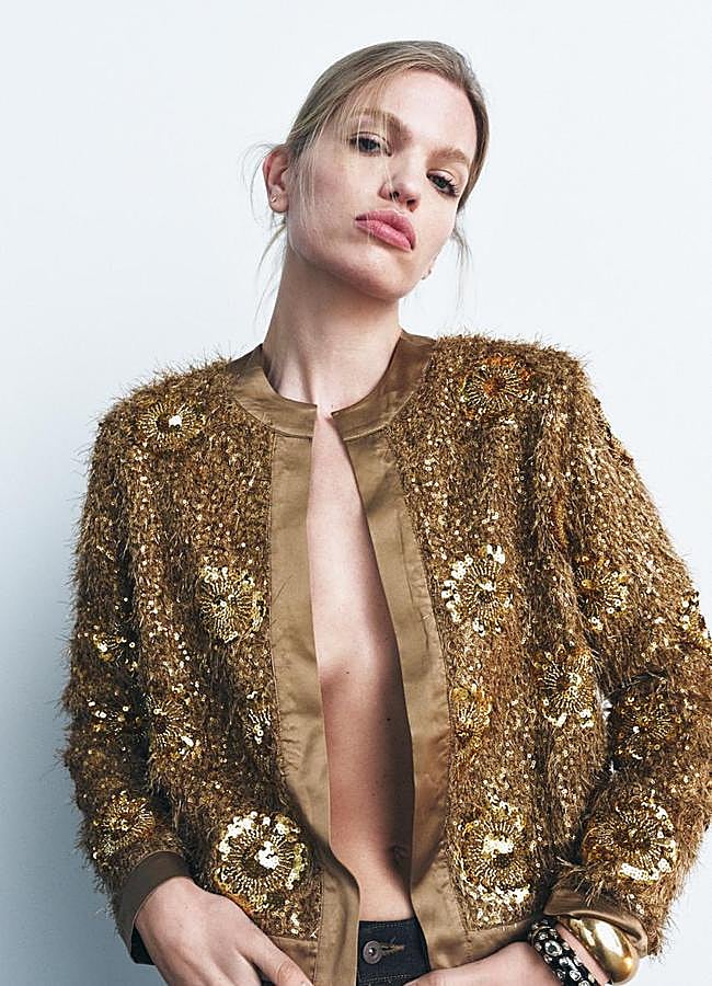 Imagen - Chaqueta de punto con lentejuelas de Zara (69,95 euros).