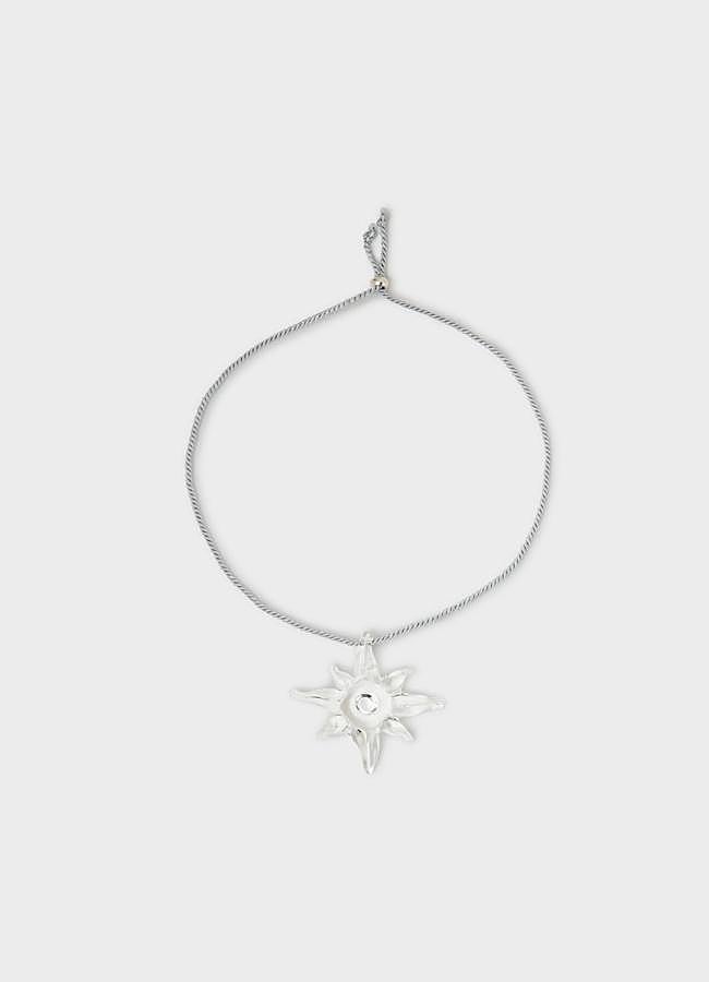 Imagen - Collar de cristal con sol transparente de Gimaguas (139 euros).