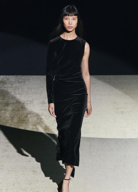 Imagen - Vestido de terciopelo de Zara (39,99 euros)