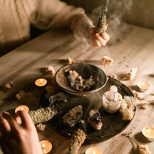 Rituales con velas blancas para la Luna Llena del 15 de diciembre. 